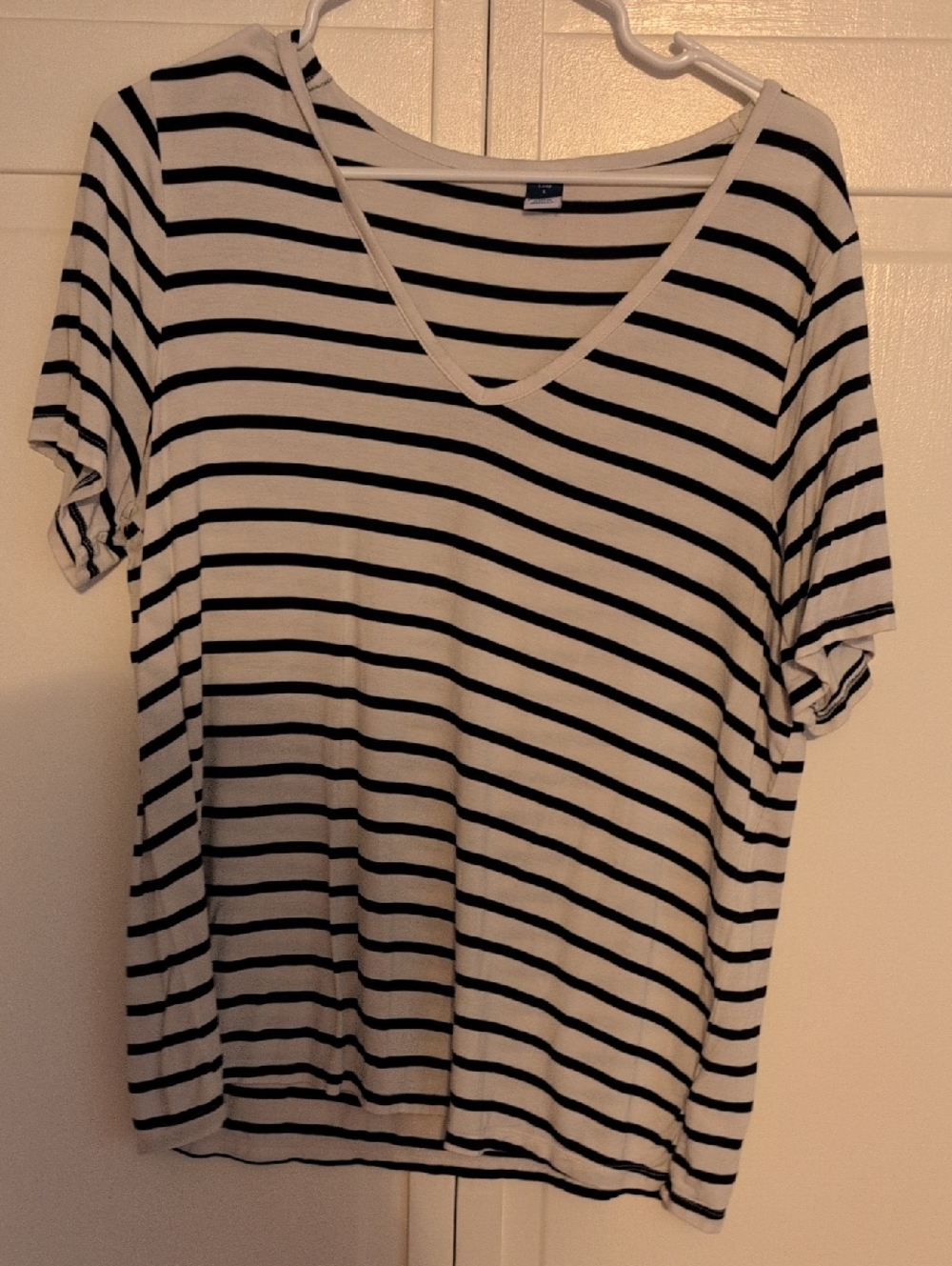 Old Navy Black & White Striped V‑Neck Short Sleeve Tee